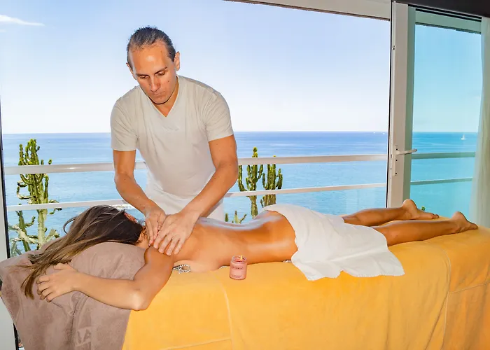 Orca - Adults Only 푼샬