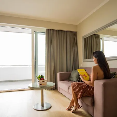 Orca Hotell 4*