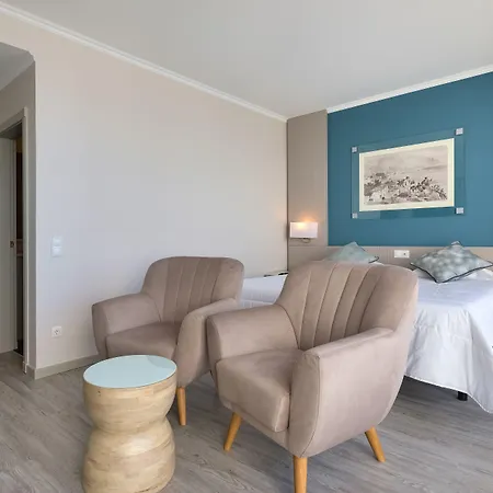 Orca - Adults Only 4*