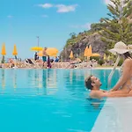 Orca - Adults Only 4* פונשל